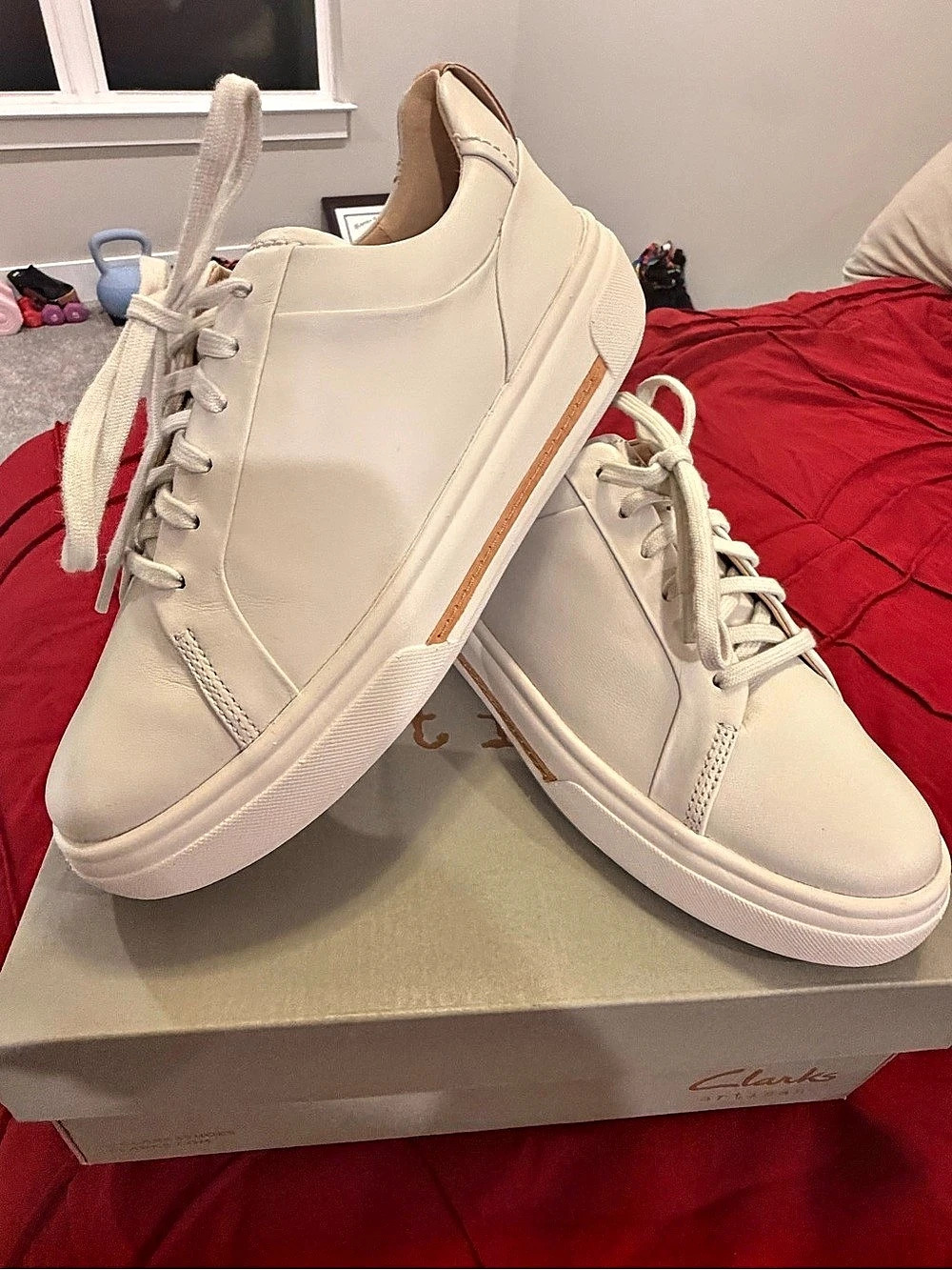 Clarks CourtLite Lace White Sneakers US 8 W Like New
